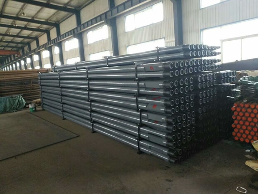 Soldadura de fricção de aço alta da categoria da tubulação de broca do poço de água do diâmetro de 25FT 114mm, preto ou azul