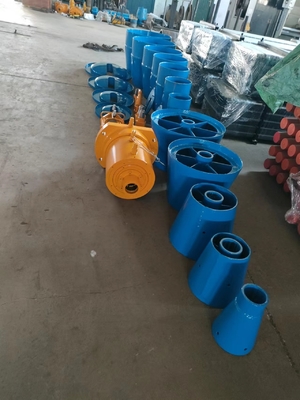Equipamento de exploração de tubos hidráulicos sem trincheira com comando remoto e botão de parada de emergência